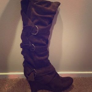 Below the knee fall boots